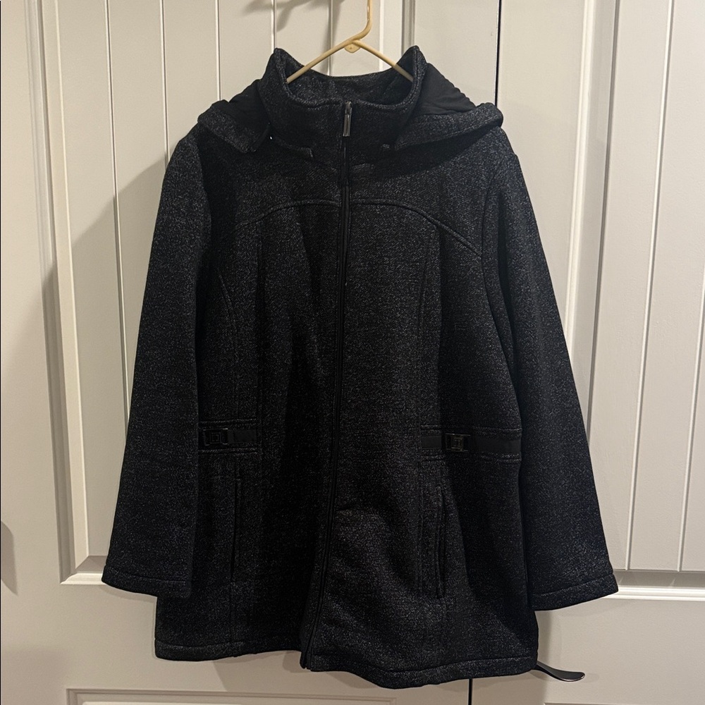 Liz Claiborne Black and White Knit Sweater